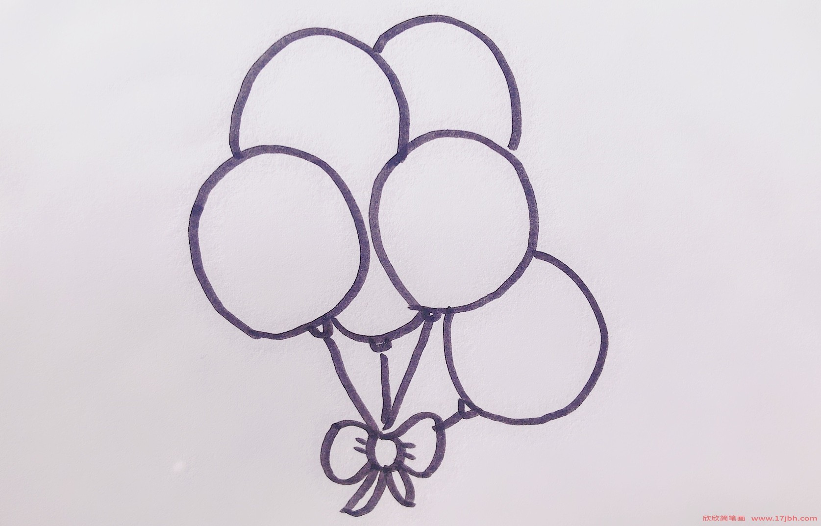 一串气球简笔画