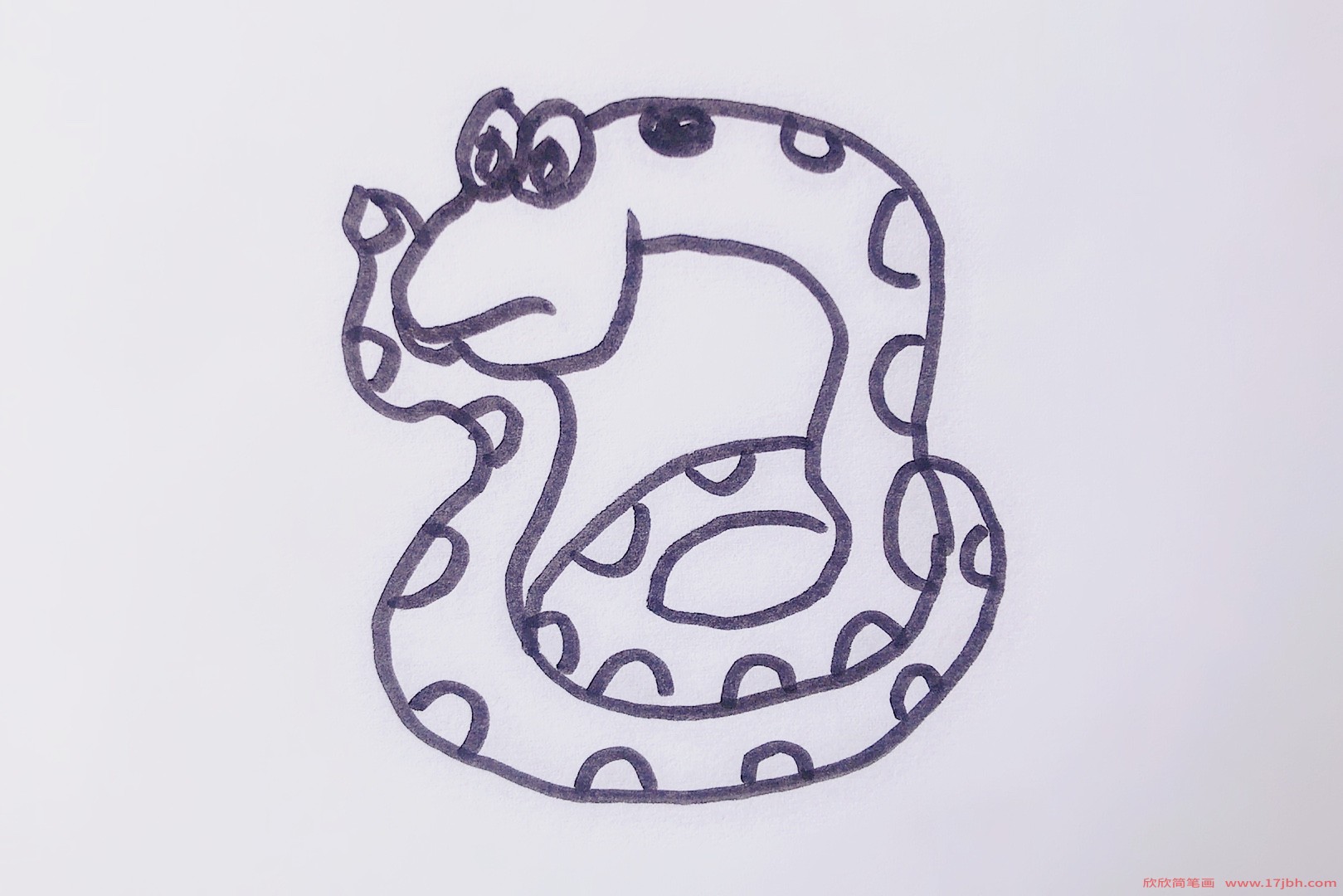 蛇简笔画彩色